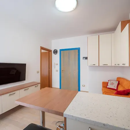 Rizzante Primo Piano Apartment *